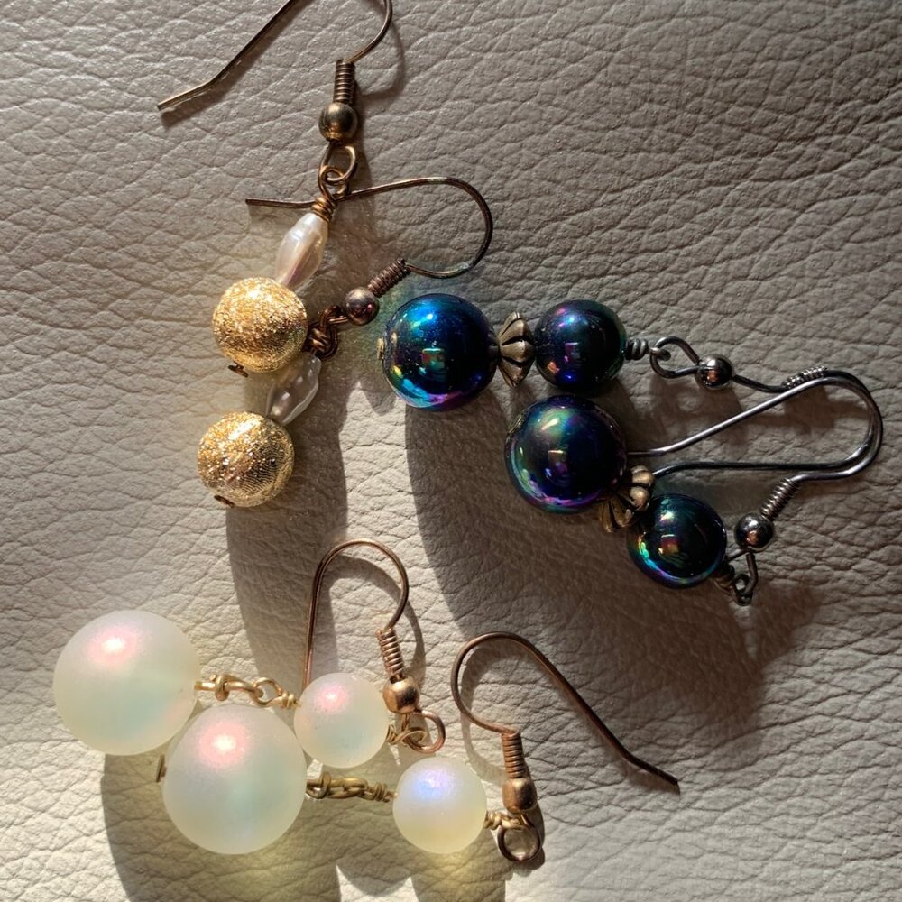 *HP* 3 beautiful pairs of earrings with french wires